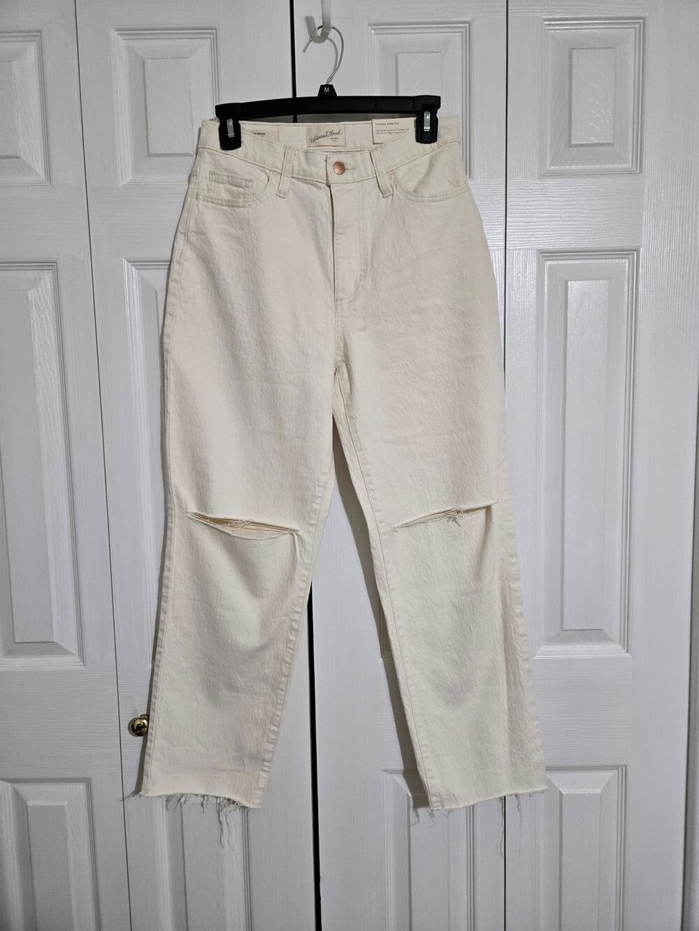 Universal thread size 4/27 women's vintage straight leg cream colored jeans nwt